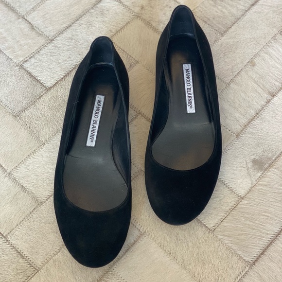 Manolo Blahnik Shoes - Manolo Blanhnik Suede Flats